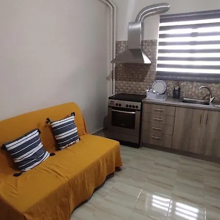 Cosy In Relaxed Neighbourhood Apartment *