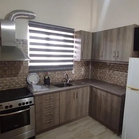 Cosy In Relaxed Neighbourhood Apartment Amarynthos